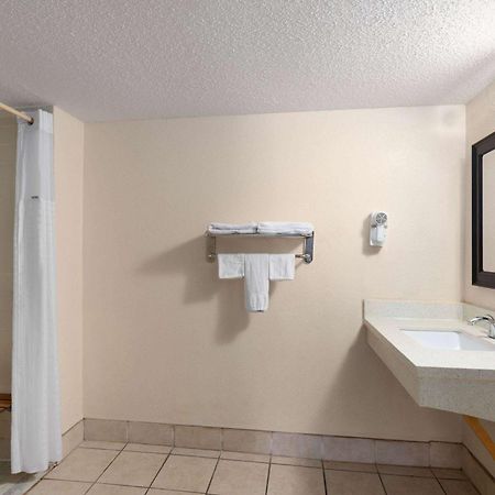 Super 8 By Wyndham Fort Mitchell Cincinnati Area Esterno foto