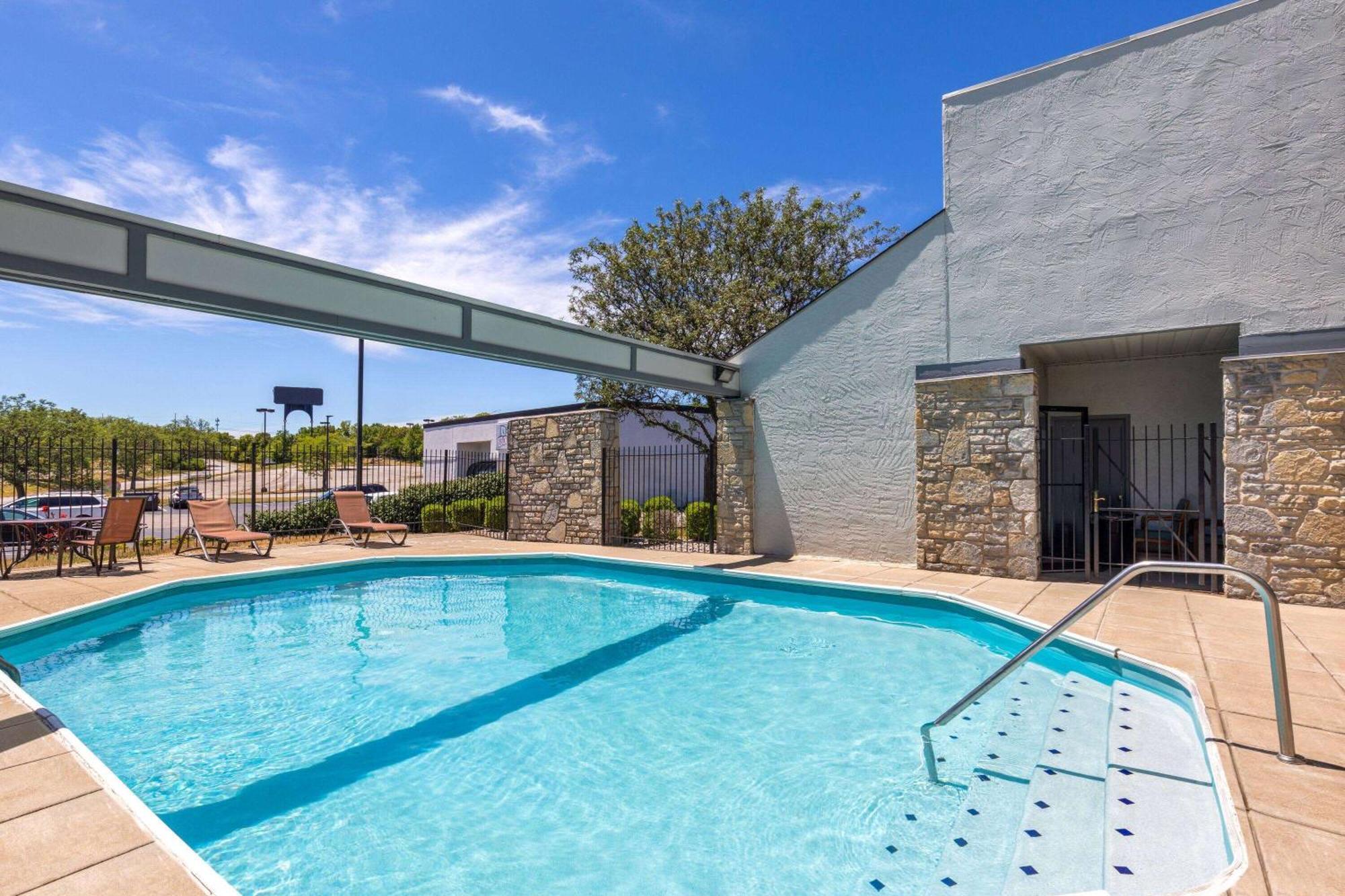 Super 8 By Wyndham Fort Mitchell Cincinnati Area Esterno foto