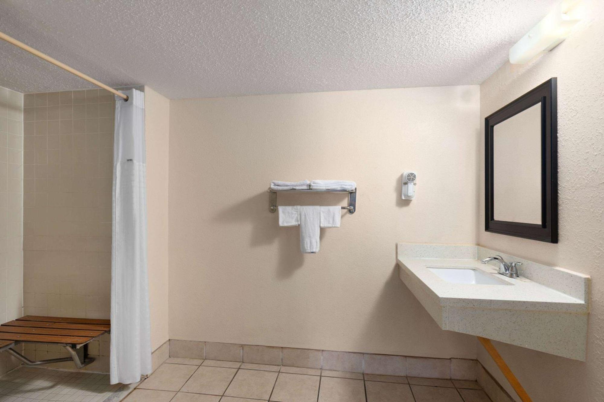 Super 8 By Wyndham Fort Mitchell Cincinnati Area Esterno foto